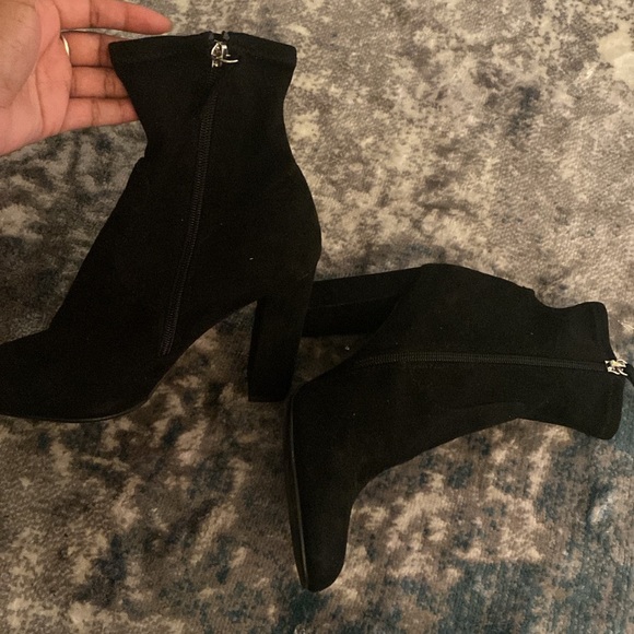 Black suede Steve Madden ankle boots - Picture 3 of 6